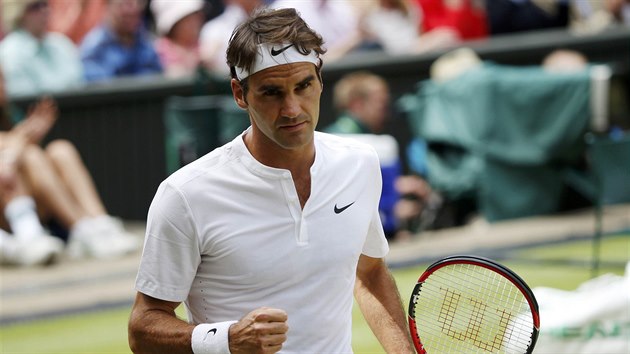 Radostn gesto Rogera Federera ve finle Wimbledonu