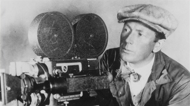 Reisr Friedrich Wilhelm Murnau na snmku z roku 1920