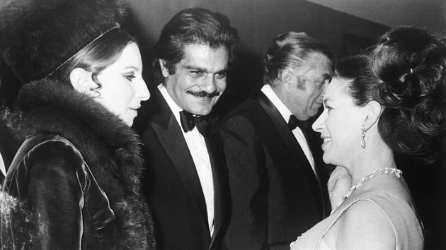 Omar Sharif a Barbra Streisandová se po premiéře muzikálu Funny Girl potkali s britskou princeznou Margaret.