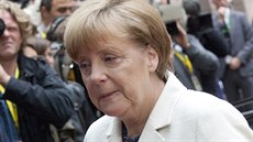 Nmecká kancléka Angela Merkelová pijídí na jednání o ecké krizi v Bruselu...