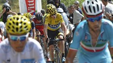 OFENZIVA. Chris Froome musel ve stoupání k cíli 14. etapy Tour de France...