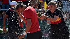 Vítzná sprcha pro Rubena Bemelmanse, který pispl k postupu belgické tenisové...