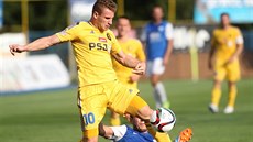 Jihlavský fotbalista Muris Me�anovi� v p�ípravném utkání FC Vyso�ina s...