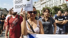 Demonstrace proti EU a přílivu uprchlíků na Václavském náměstí v Praze (18....