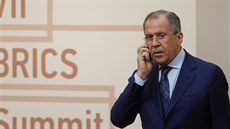 Ruský ministr zahranií Sergej Lavrov bhem summitu skupiny BRICS. (9. ervna...