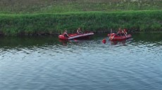 Pátrání po mrtvém mu�i v �ece Morav� u Vnorov