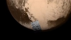 Výez Pluta, který vidíte na podrobné fotografii ze sondy New Horizons poízené...