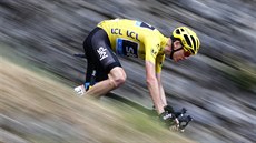 Chris Froome v krkolomném sjezdu ve 12. etapě Tour de France.