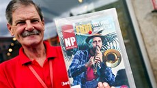 Jozef Maren�ák prodává za den okolo dvaceti výtisk� �asopisu.