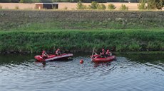 Hasi�i a policisté pátraví v �ece Morav� u Vnorov po dev�tapadesátiletém mu�i.