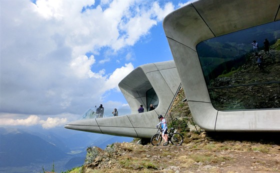 Horské muzeum Messner Mountain Museum Corones stojí na vrcholu italského...