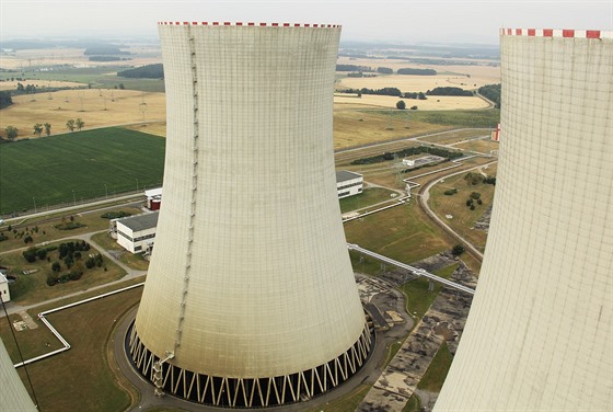 Jaderná elektrárna Temelín má čtyři chladicí věže.