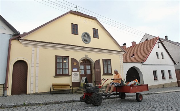 Rodný dm Karla Havlíka Borovského stojí v Havlíkov Borové.