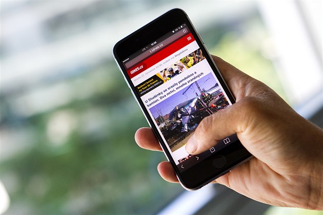 Stále více lidí p�istupuje k internetu pomocí mobilních za�ízení