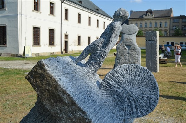 Stezku ozdobí také socha bavorského umlce Tila Ettla, který ije u ptadvacet...