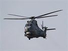 Turecká helikoptéra AS-532AL Cougar nad základnou Incirlik na jihu Turecka (27....