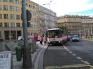 Havárie vodovodního potrubí ve Francouzské ulici na Vinohradech posunula...