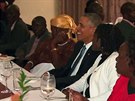 Obama v Keni navtívil i nevlastní babiku a dal si rodinný obd