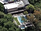 Dm Demi Moore v Beverly Hills