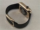 Ocelové Apple Watch s nanesenou zlacenou vrstvou