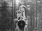 V Novém Boru stál pomník pipomínající rumburskou vzpouru od roku 1923, nacisté...