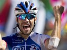 Thibaut Pinot slaví triumf ve 20. etap Tour de France.