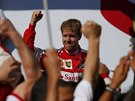 Sebastian Vettel slaví triumf ve Velké cen Maarska.