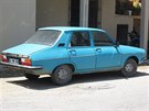 Krásná bledmodrá Dacia 1310 alias Renault 12.