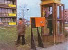 Potovní schránka a telefonní budka, Umní a emesla, 1975, . 3, str. 36.