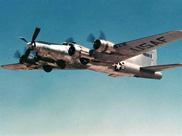 Dv B-17 byly upraveny pro testovn turbovrtulovch motor a dokonce jednoho...