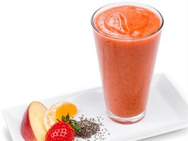 Smoothie s jablkem, jahodami, pomeran�em a chia sem�nky