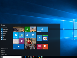 Úvodní obrazovka v míst, kde ped Windows 8 bývalo Start menu.