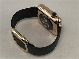 Ocelov Apple Watch s nanesenou zlacenou vrstvou