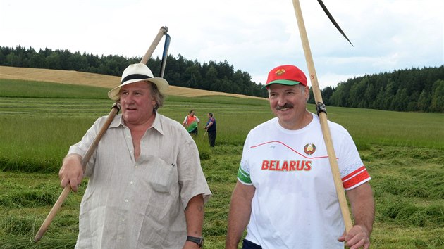 Francouzsk herec Grard Depardieu a blorusk prezident Alexandr Lukaenko (23. ervence 2015)