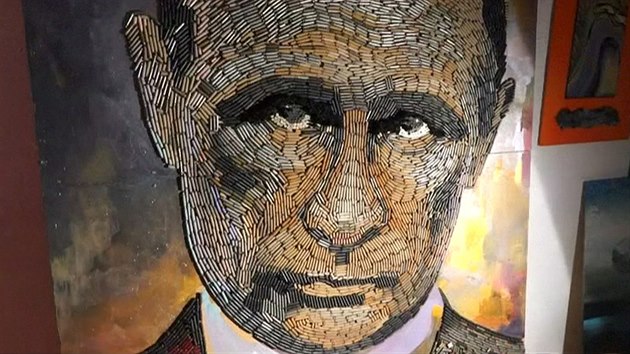 Ukrajinka vytvoila portrt Vladimira Putina z pti tisc nbojnic