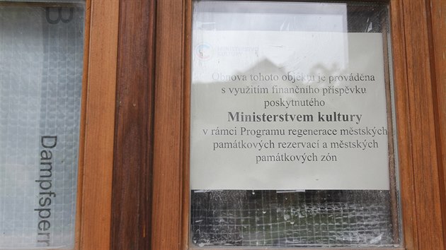 Spoleenstvo zvonu vzniklo v dubnu 2013 a hned o msc pozdji koupilo za 380 tisc korun historickou kovrnu v Husitsk ulici i s pozemkem. Loni zskalo od ministerstva kultury dotaci 378 tisc korun na opravu stechy, komnu a dal prce, letos dalch 304 tisc a k tomu msto pidalo 60 950 korun na opravu omtky, podhled, strop a podlah.