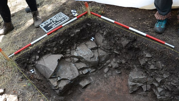 Archeologov i studenti zkoumali ibenin vrch u Vale. Nali tu stopy pravkho osdlen.