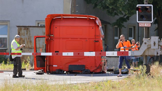 Utren kabina kamionu po srce s pendolinem u Studnky na Novojinsku. (22. ervence 2015)