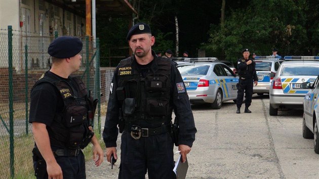 idi pod vlivem drog ujdl policistm nkolik destek kilometr, zastavil ho a varovn vstel v Bchovicch (28.7.2015)