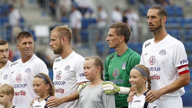 NA STARTU LIGY VE FORM. Libor Doek, kapitn Slovcka, zahjil nov ronk ligy ve velkm stylu. Hned v prvnm kole naszel Dukle hattrick a vede tabulku stelc.