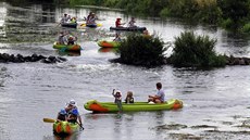 Vodáci na �ece Oh�i poblí� Nebanic.