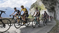 Chris Froome, lídr Tour de France, hájí v 19. etapě žlutý trikot.
