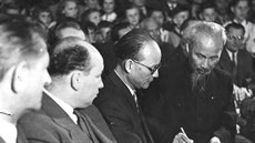V �ervenci 1957 nav�tívil Chrastavu vietnamský prezident Ho �i Min. P�ijel tam...