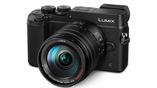 Digitální bezzrcadlovka Panasonic Lumix GX8 zaujme retrodesignem.