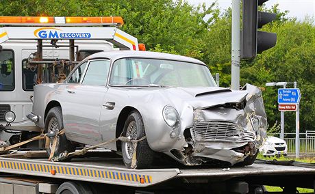 Nehoda bondovského automobilu Aston Martin DB5 nedaleko letit v britském...