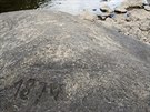 Hladový kámen u Tchlovic upomíná na rekordní sucha. Poslední záznamy o nm...