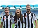 Nikol �vantnerov� k�tila nov� dres �eskobud�jovick�ch fotbalist� s Petrem...