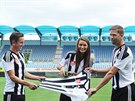 Nikol �vantnerov� k�tila nov� dres �eskobud�jovick�ch fotbalist� s Petrem...