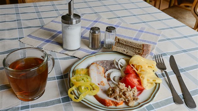 Pořádná "horalská" snídaně ze švédského stolu na Chate pri Zelenom plese