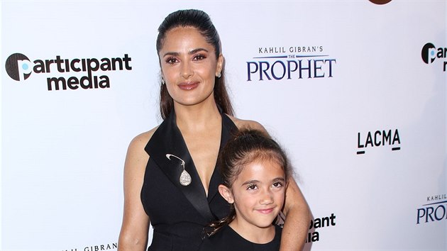 Salma Hayeková a její dcera Valentina Paloma Pinaultová (Los Angeles, 29. července 2015)